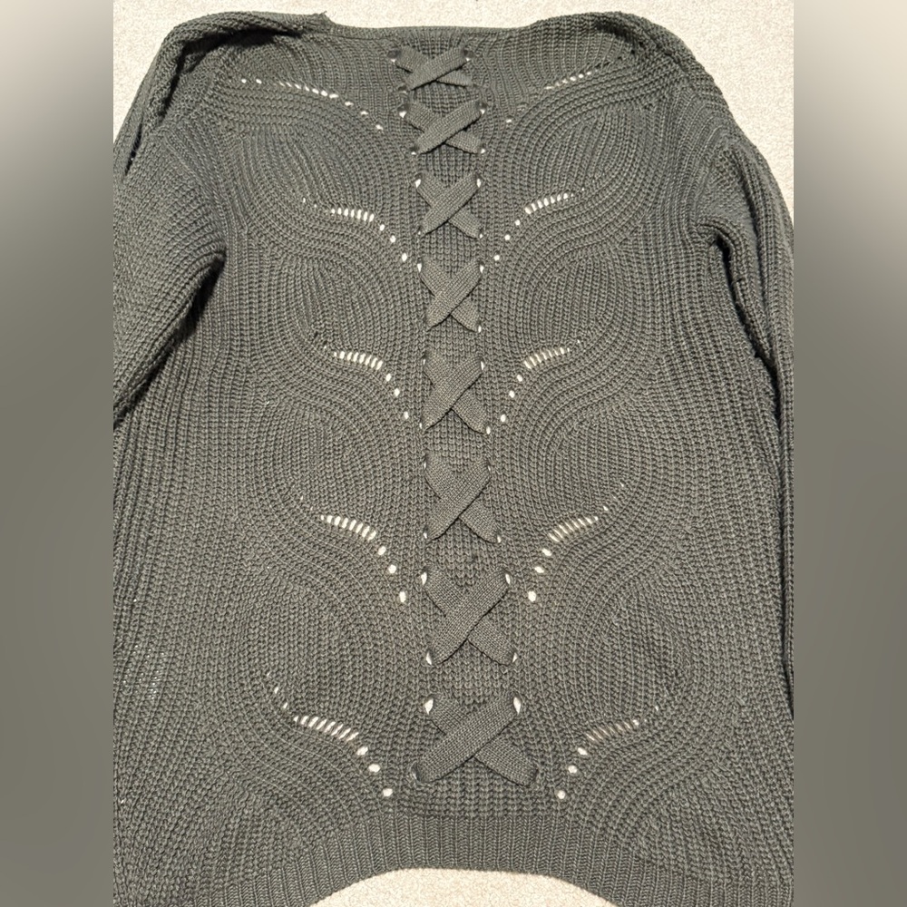 Women's Olive green knitted Sweater size small. Pink Rose